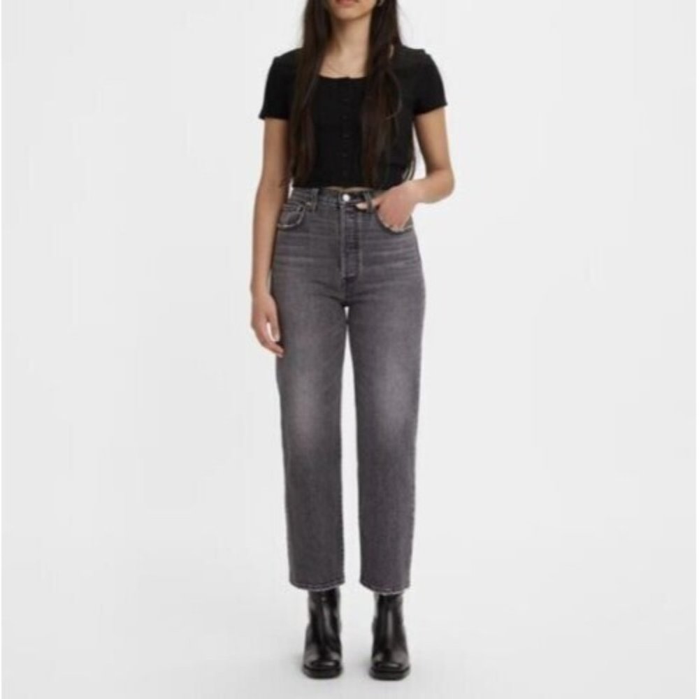 Levi's Ribcage Ankle Straight Jeans in Washed Gray